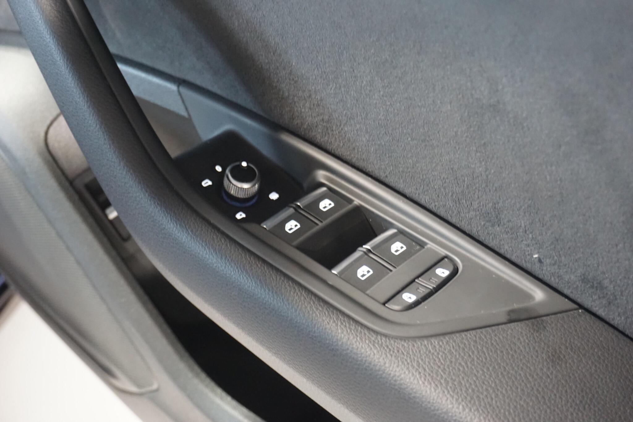 Audi A4 2.0 TDI 40 Black Edition Saloon 4dr Diesel S Tronic quattro Euro 6 (s/s) (204 ps)